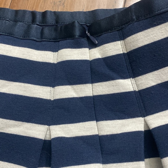 Gap Stripped Skirt - new with tags - Picture 2 of 3